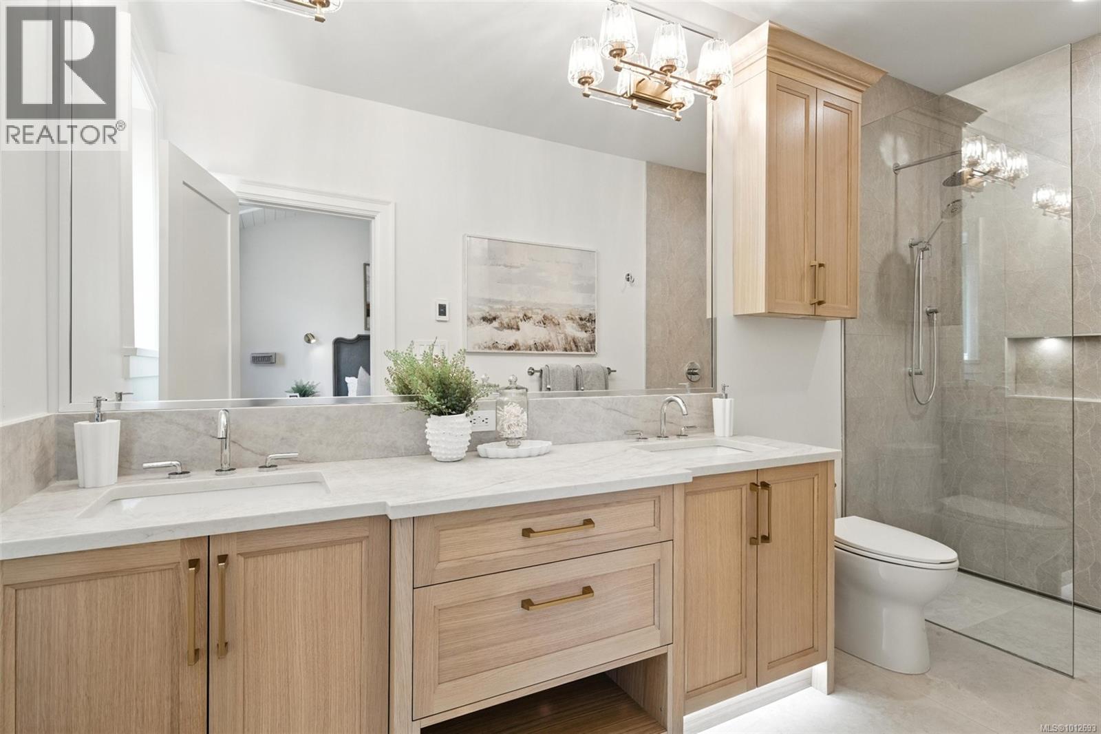 Photo 29 of 2377 Zela St, Oak Bay BC