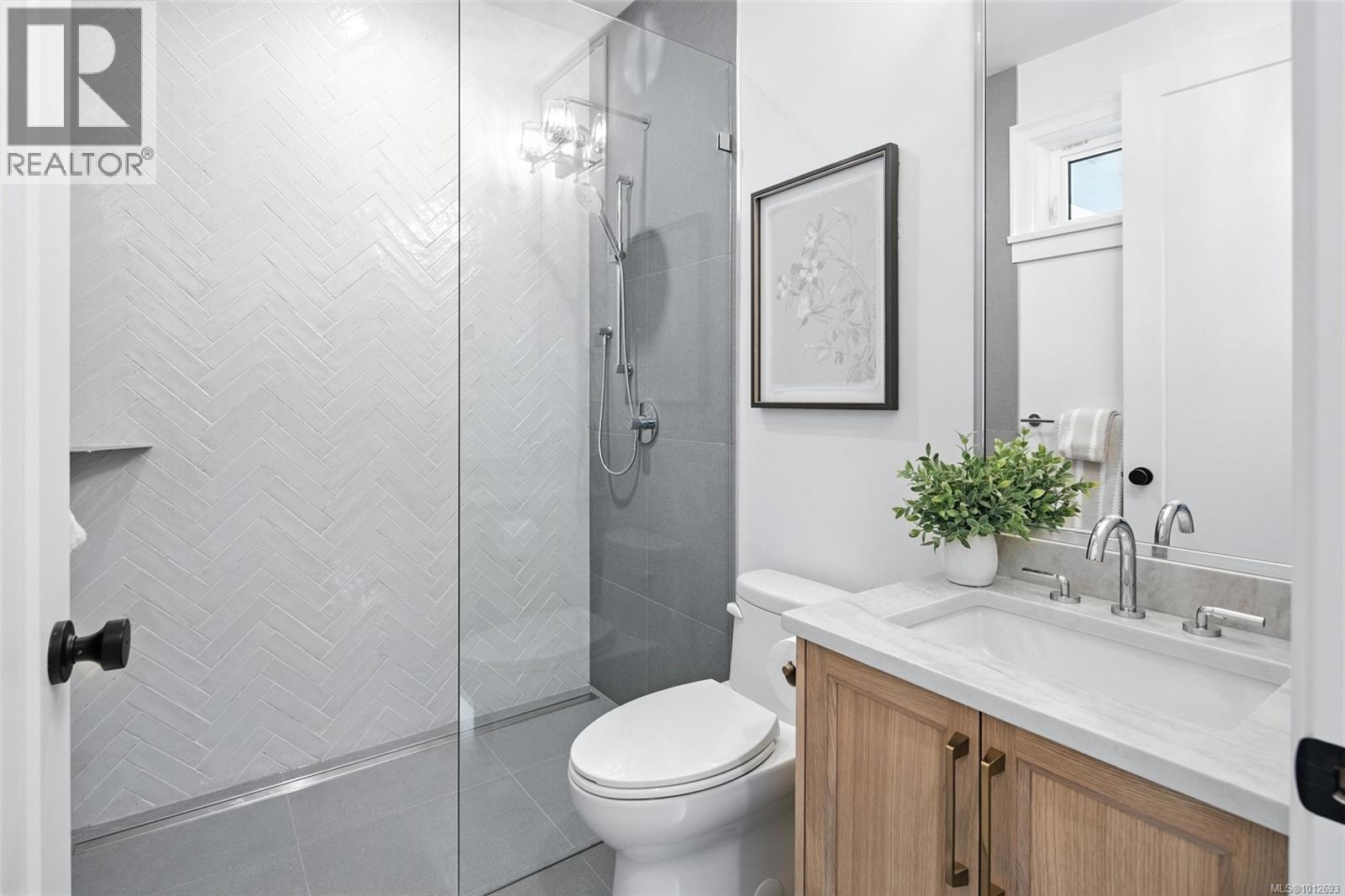Photo 23 of 2377 Zela St, Oak Bay BC