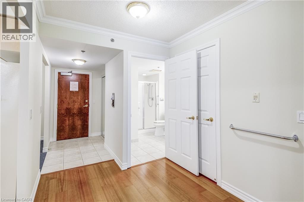 Photo 14 of 100 Burloak Drive Unit 1308, Burlington ON