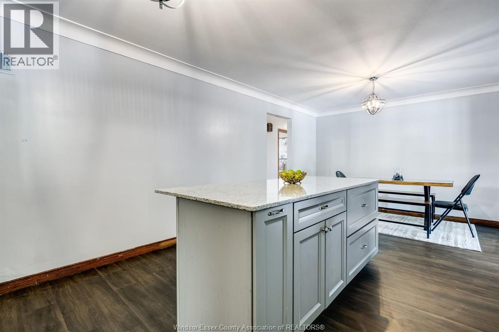 Photo 10 of 2025 Randolph Avenue, Windsor ON