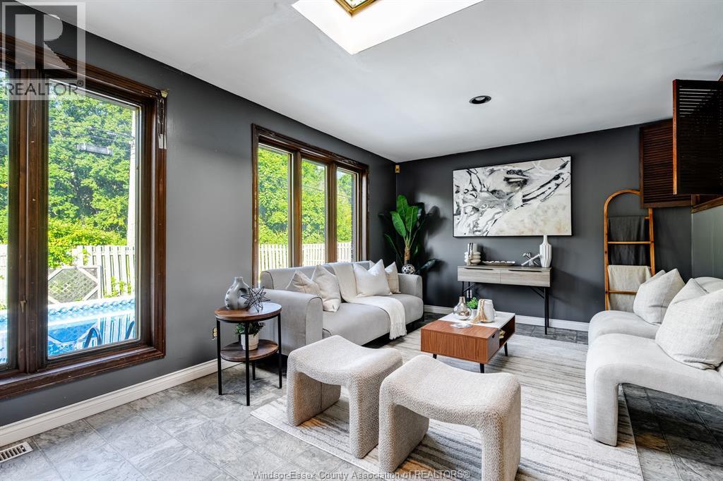 Photo 13 of 2025 Randolph Avenue, Windsor ON