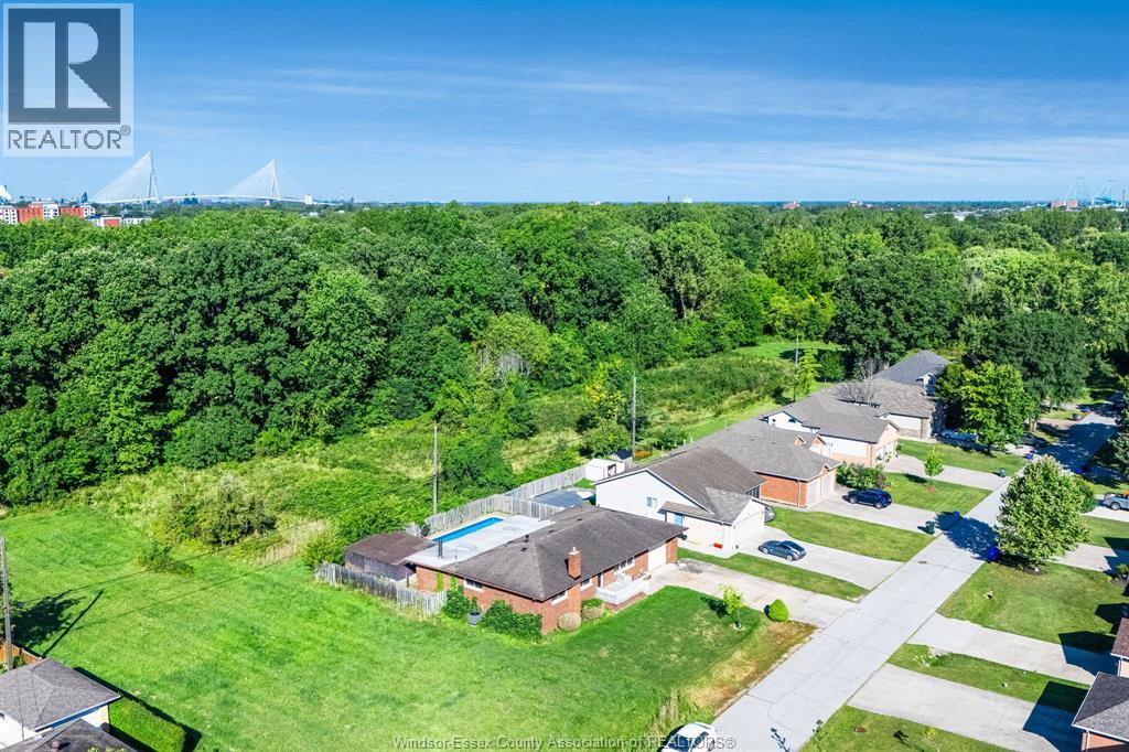 Photo 44 of 2025 Randolph Avenue, Windsor ON