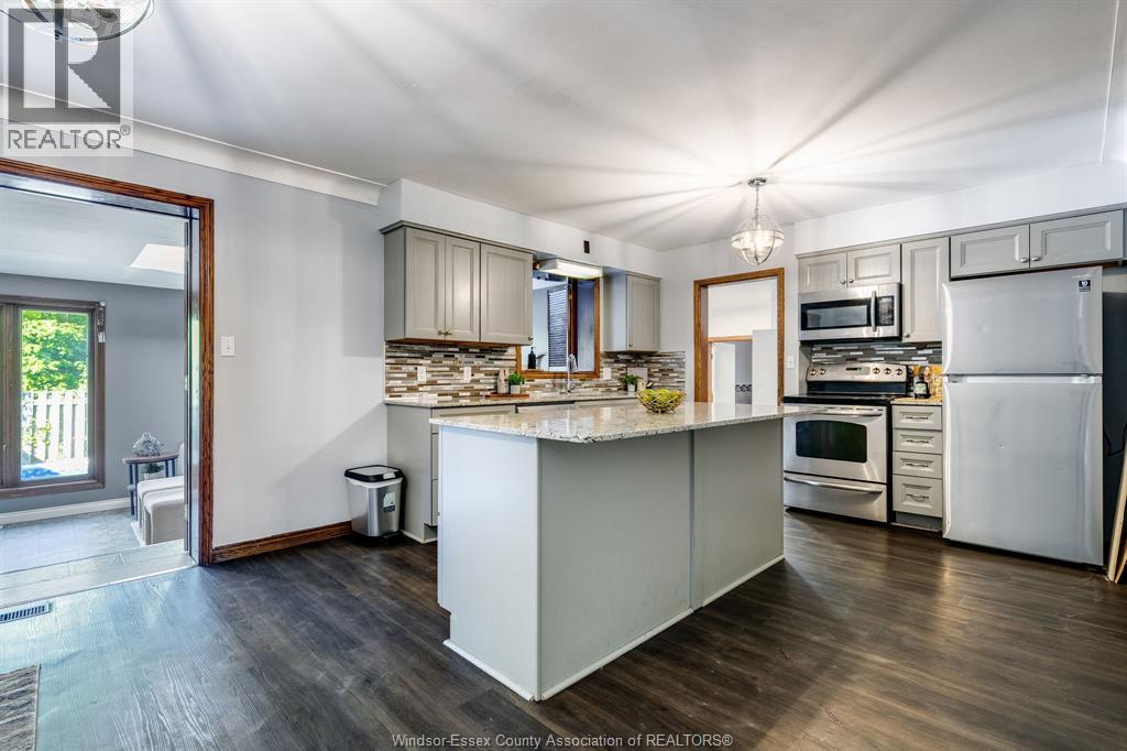 Photo 5 of 2025 Randolph Avenue, Windsor ON