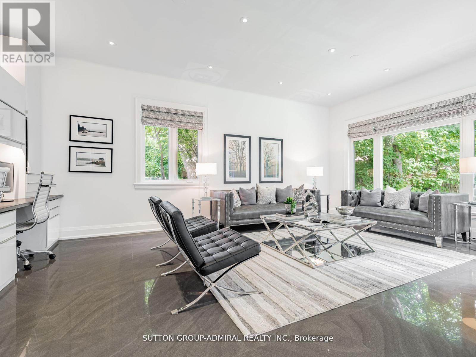 Photo 11 of 11 Frontenac Avenue, Toronto ON