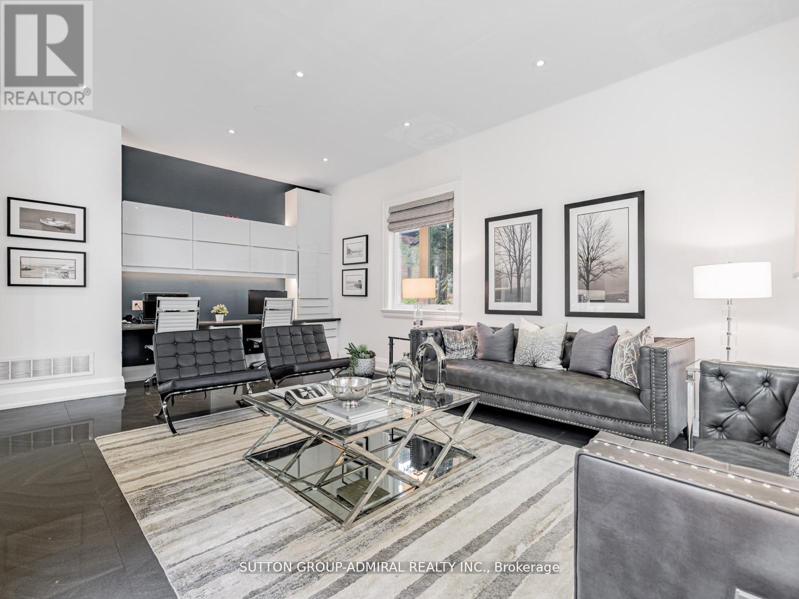 Photo 17 of 11 Frontenac Avenue, Toronto ON