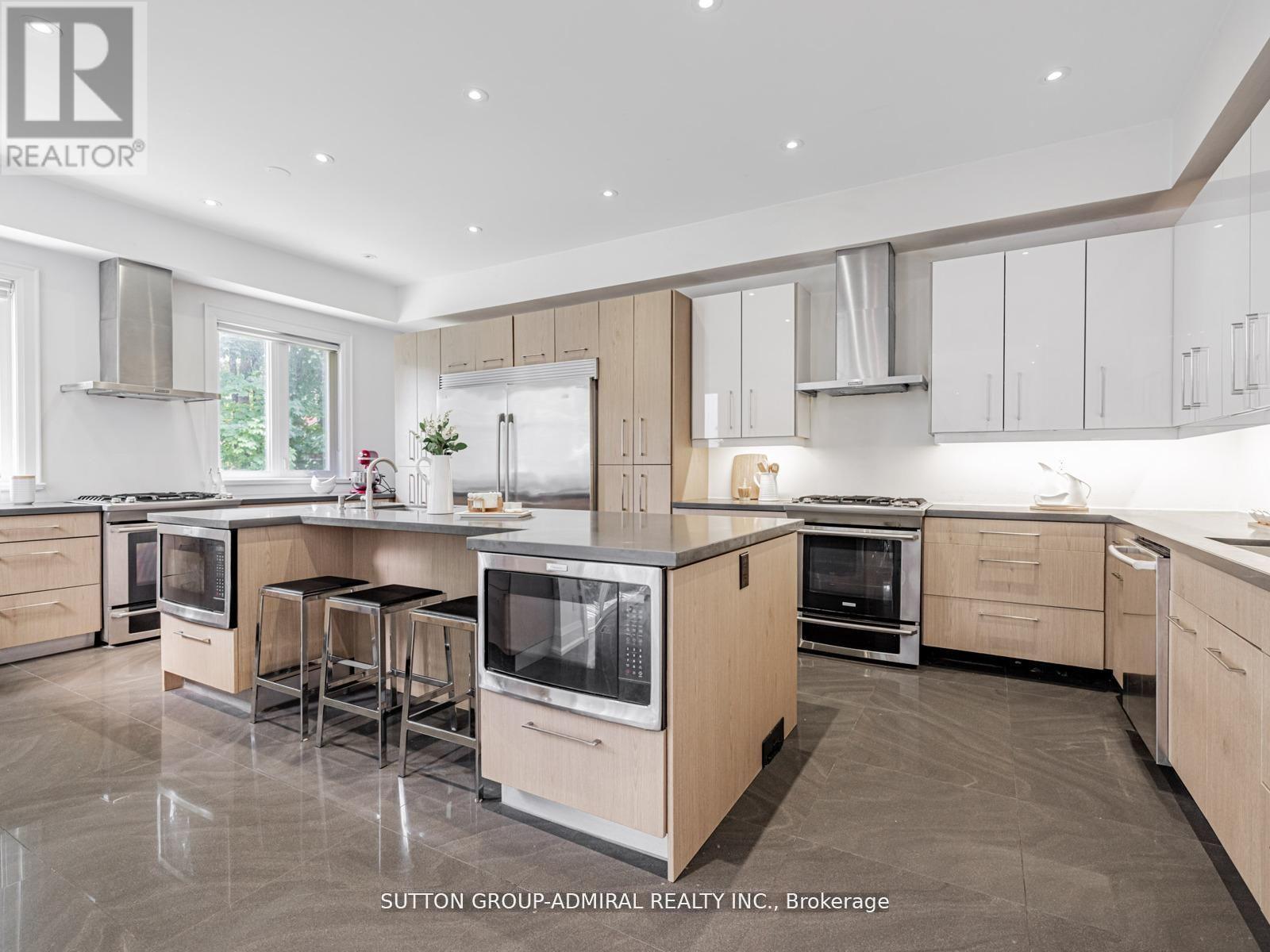 Photo 20 of 11 Frontenac Avenue, Toronto ON