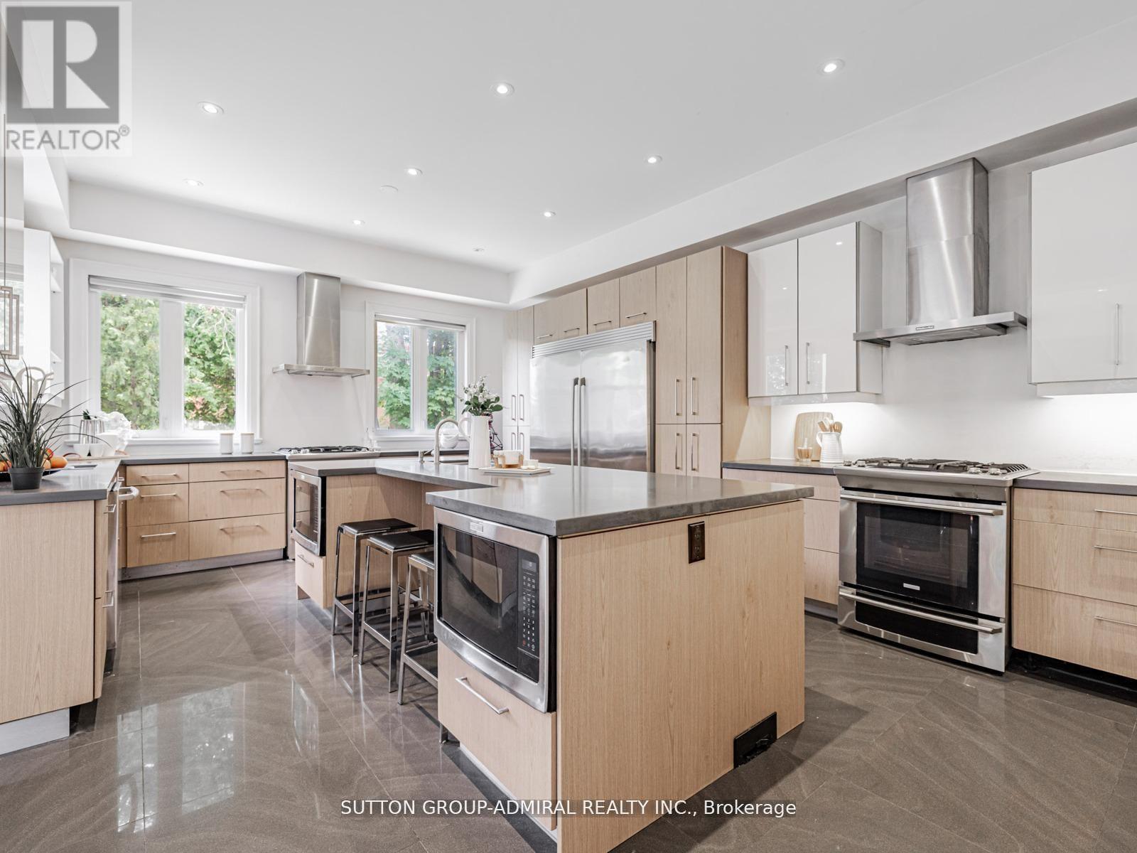 Photo 21 of 11 Frontenac Avenue, Toronto ON