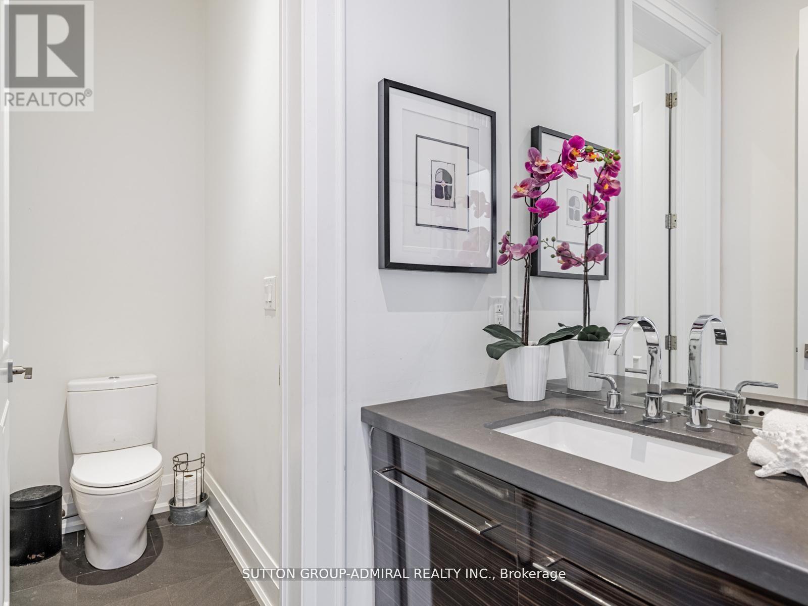 Photo 27 of 11 Frontenac Avenue, Toronto ON