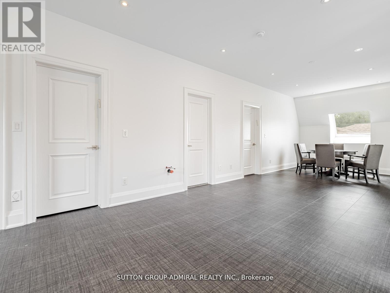 Photo 34 of 11 Frontenac Avenue, Toronto ON