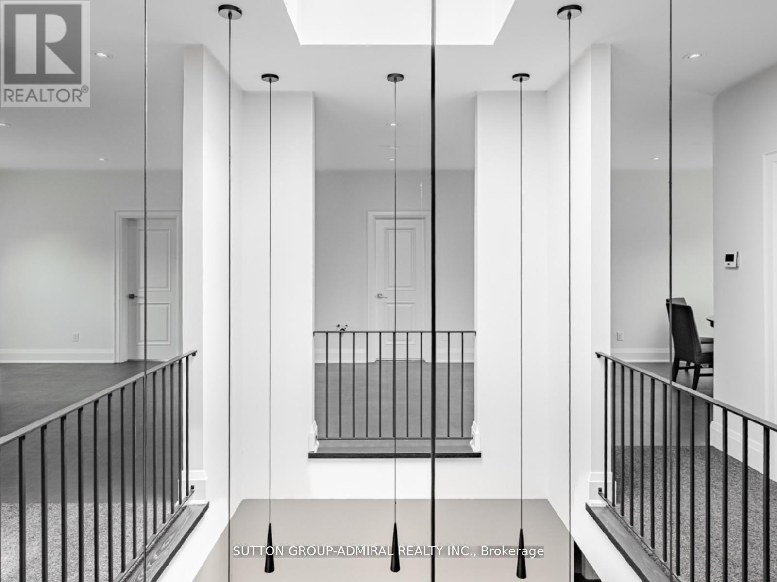 Photo 35 of 11 Frontenac Avenue, Toronto ON