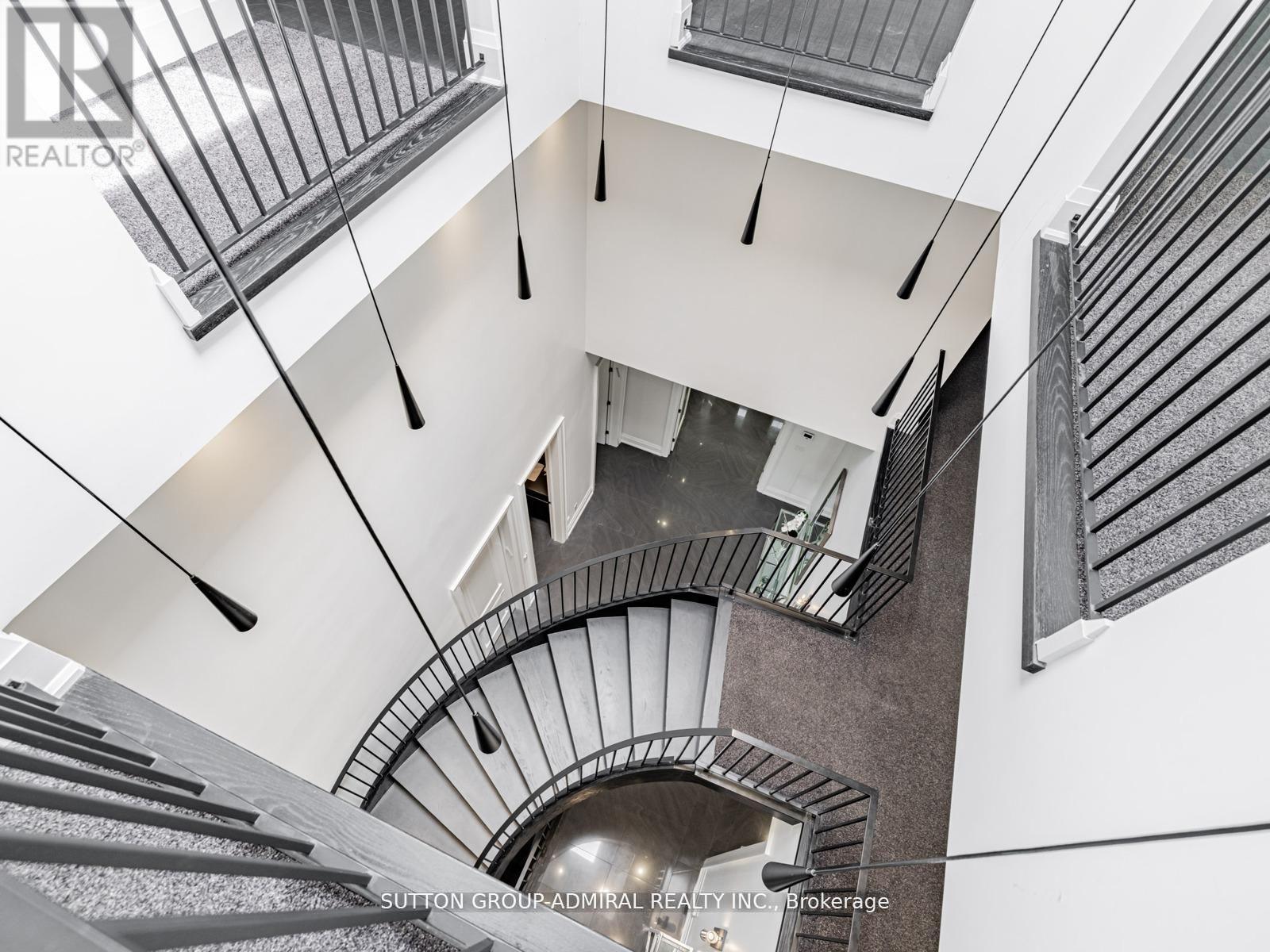 Photo 36 of 11 Frontenac Avenue, Toronto ON