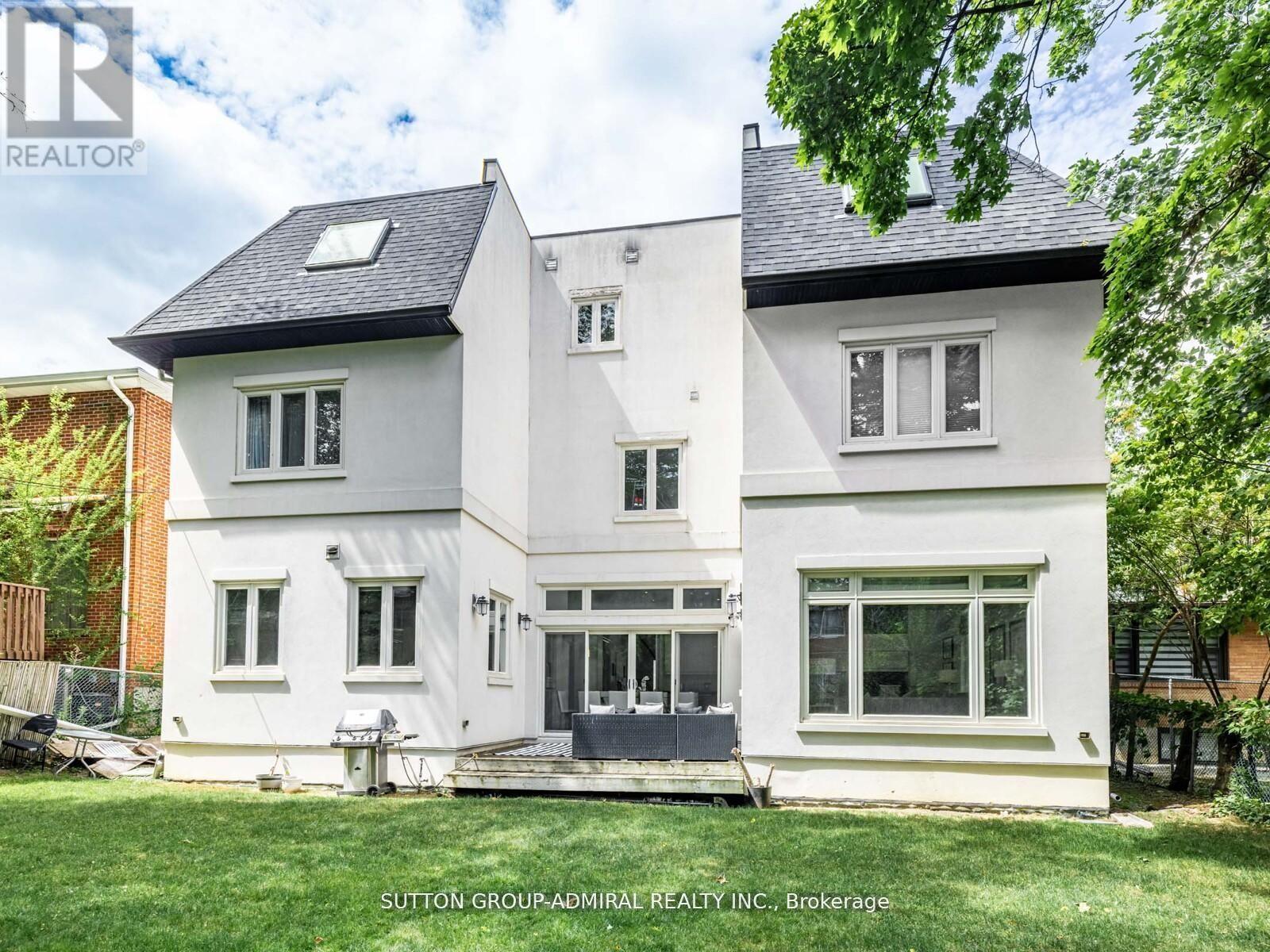 Photo 38 of 11 Frontenac Avenue, Toronto ON