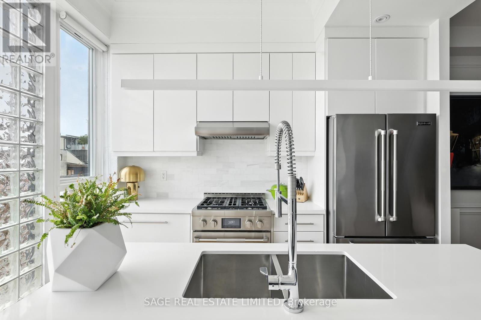 Photo 12 of 205 670 Richmond Street W, Toronto ON