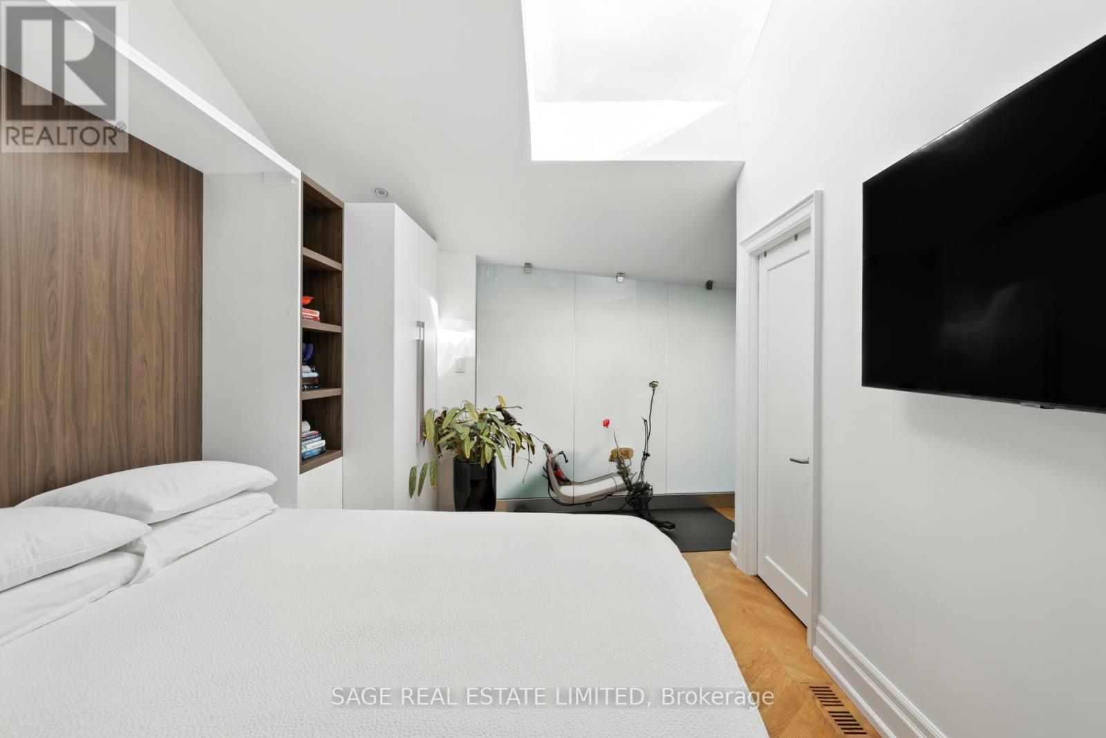 Photo 19 of 205 670 Richmond Street W, Toronto ON