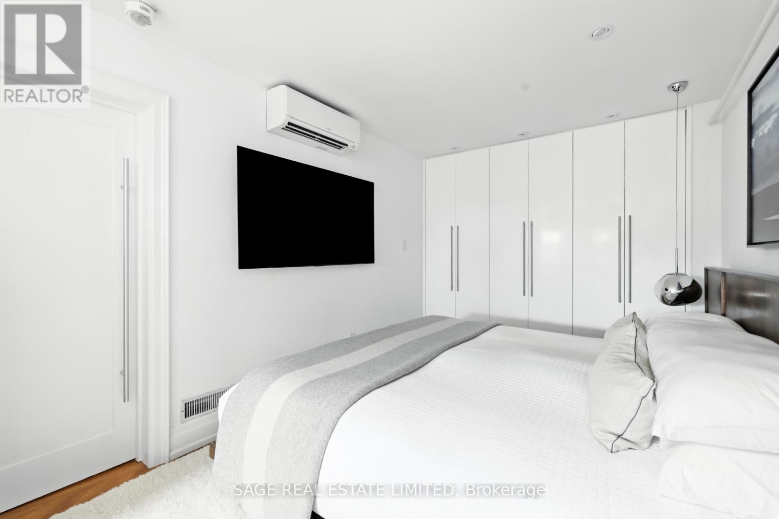 Photo 27 of 205 670 Richmond Street W, Toronto ON