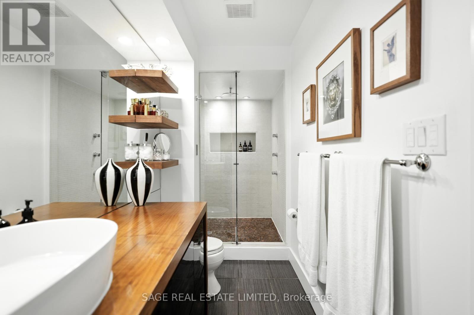 Photo 28 of 205 670 Richmond Street W, Toronto ON