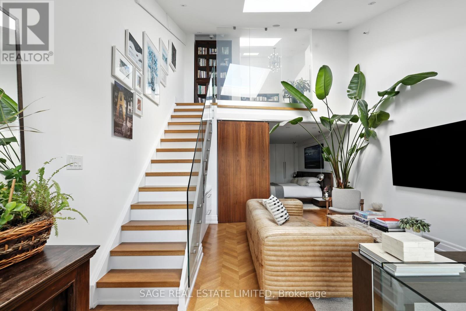 Photo 33 of 205 670 Richmond Street W, Toronto ON