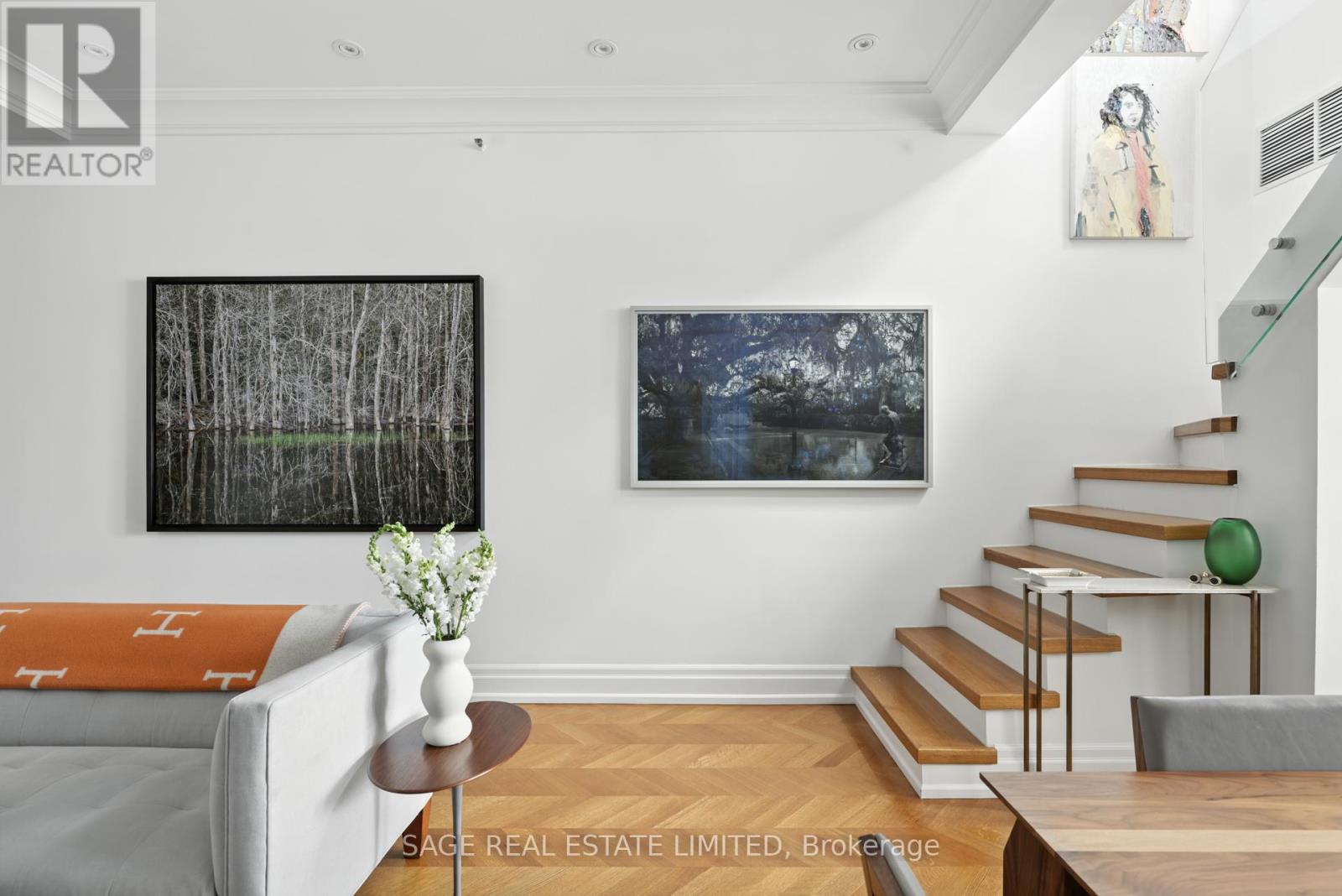 Photo 4 of 205 670 Richmond Street W, Toronto ON