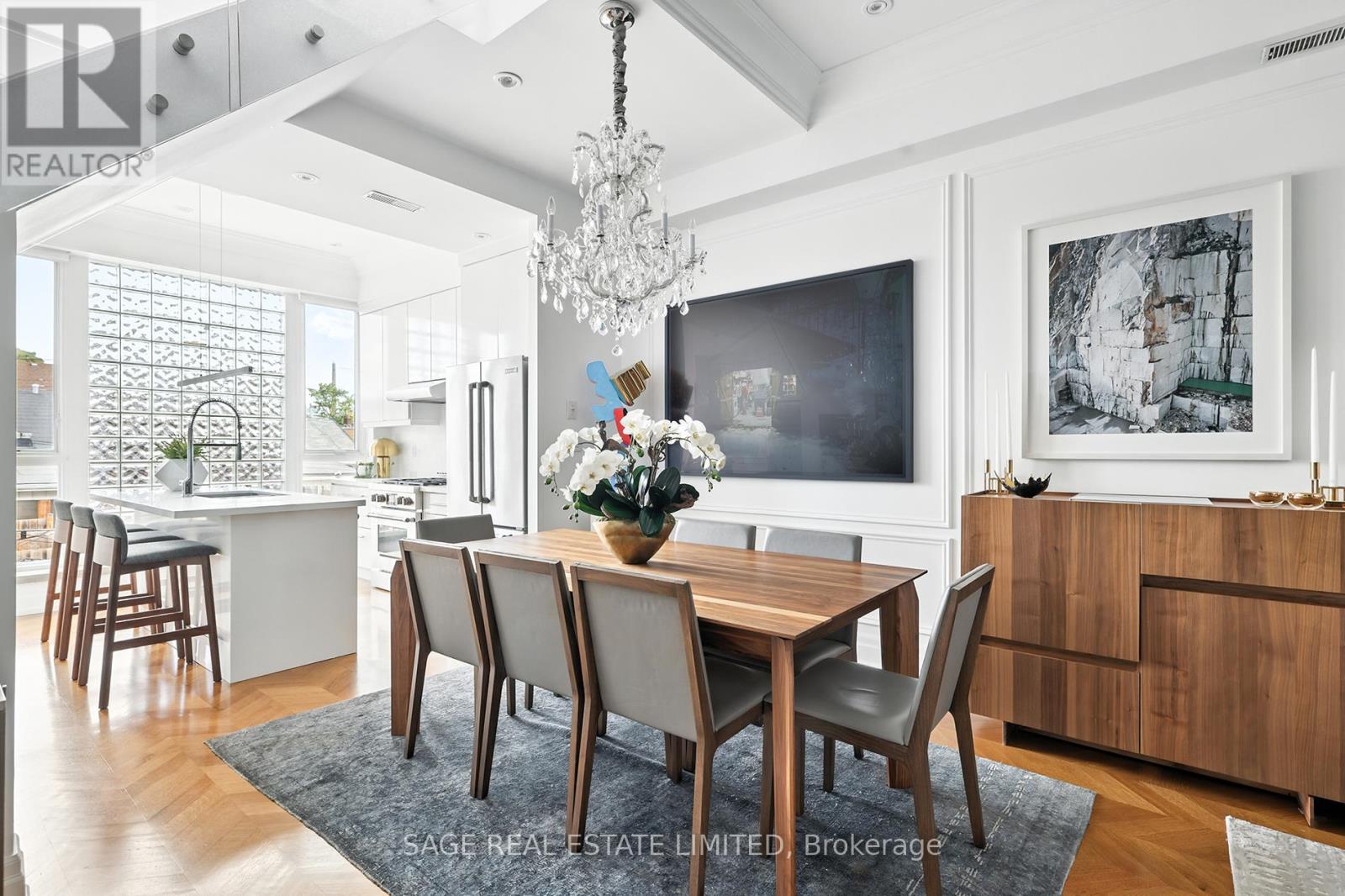 Photo 6 of 205 670 Richmond Street W, Toronto ON