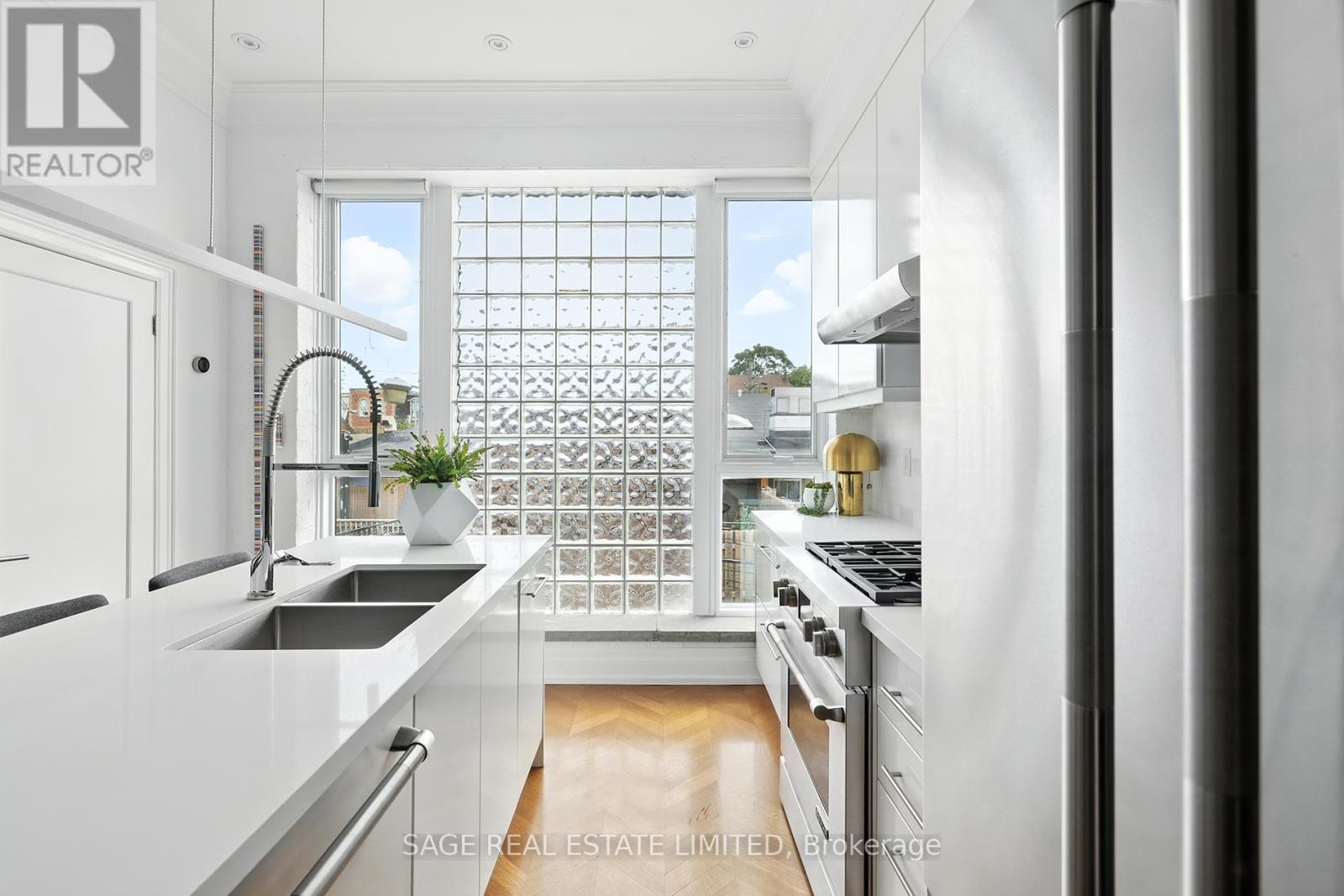 Photo 9 of 205 670 Richmond Street W, Toronto ON