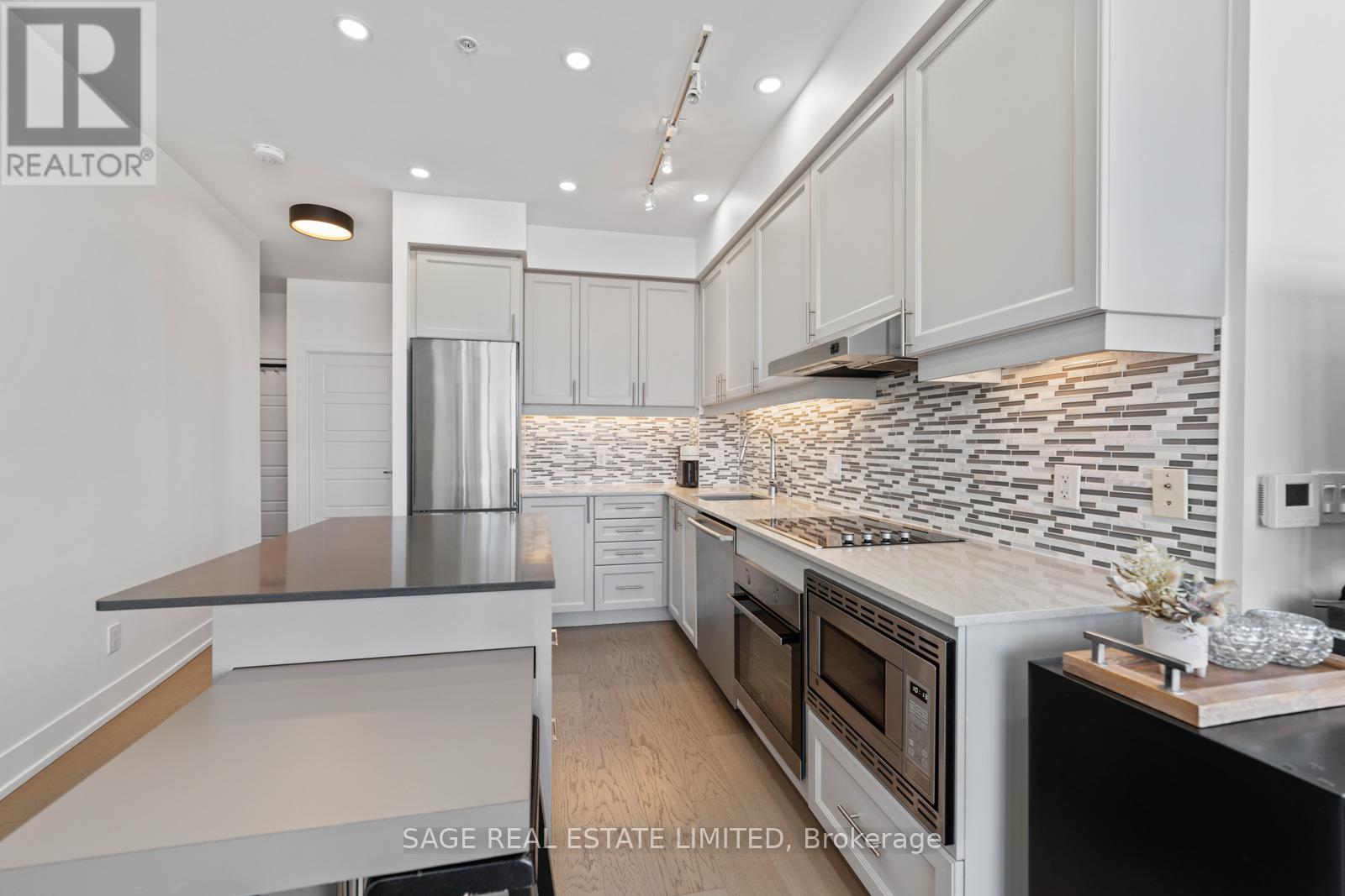 Photo 16 of 617 7 Kenaston Gardens, Toronto ON