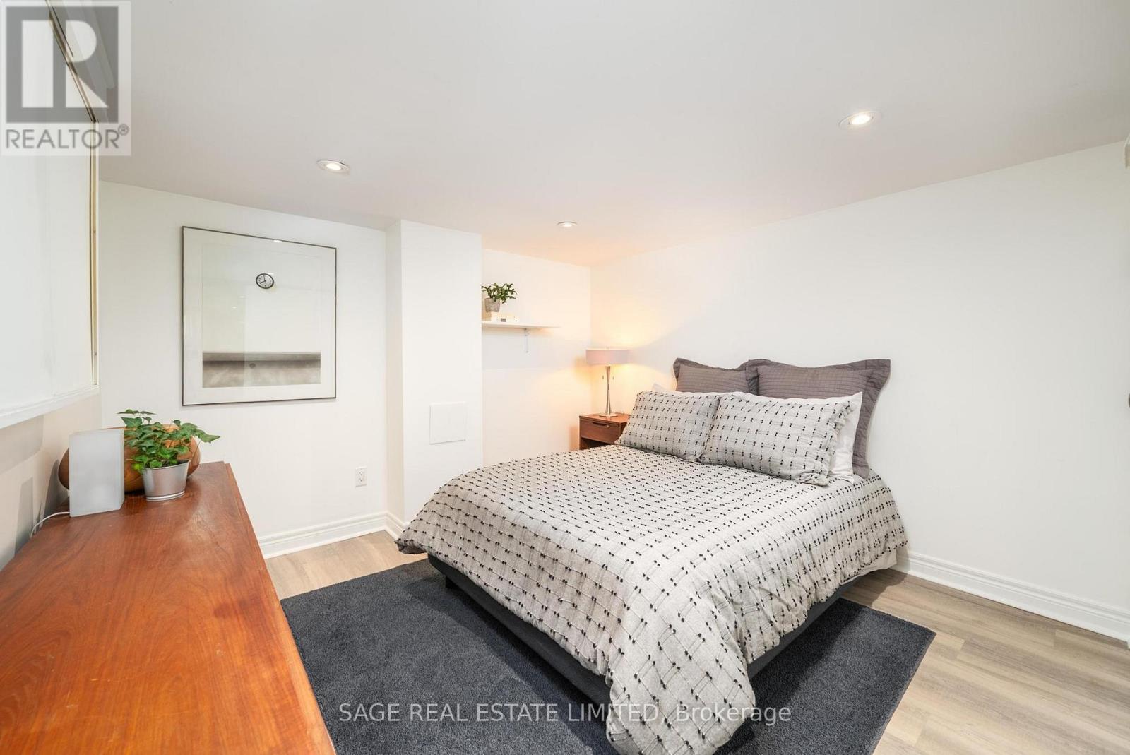 Photo 14 of 156 Bastedo Avenue, Toronto ON
