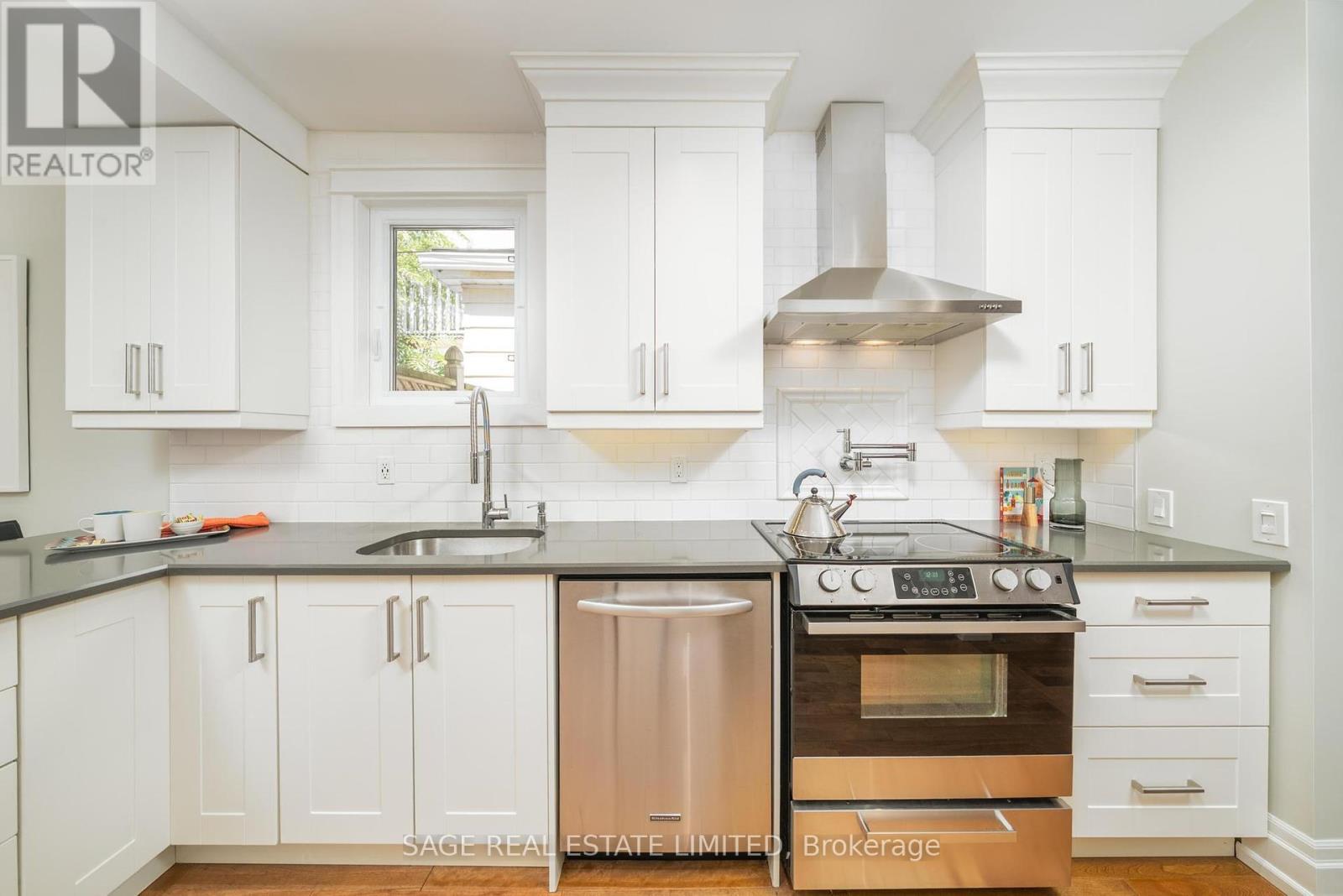 Photo 8 of 156 Bastedo Avenue, Toronto ON