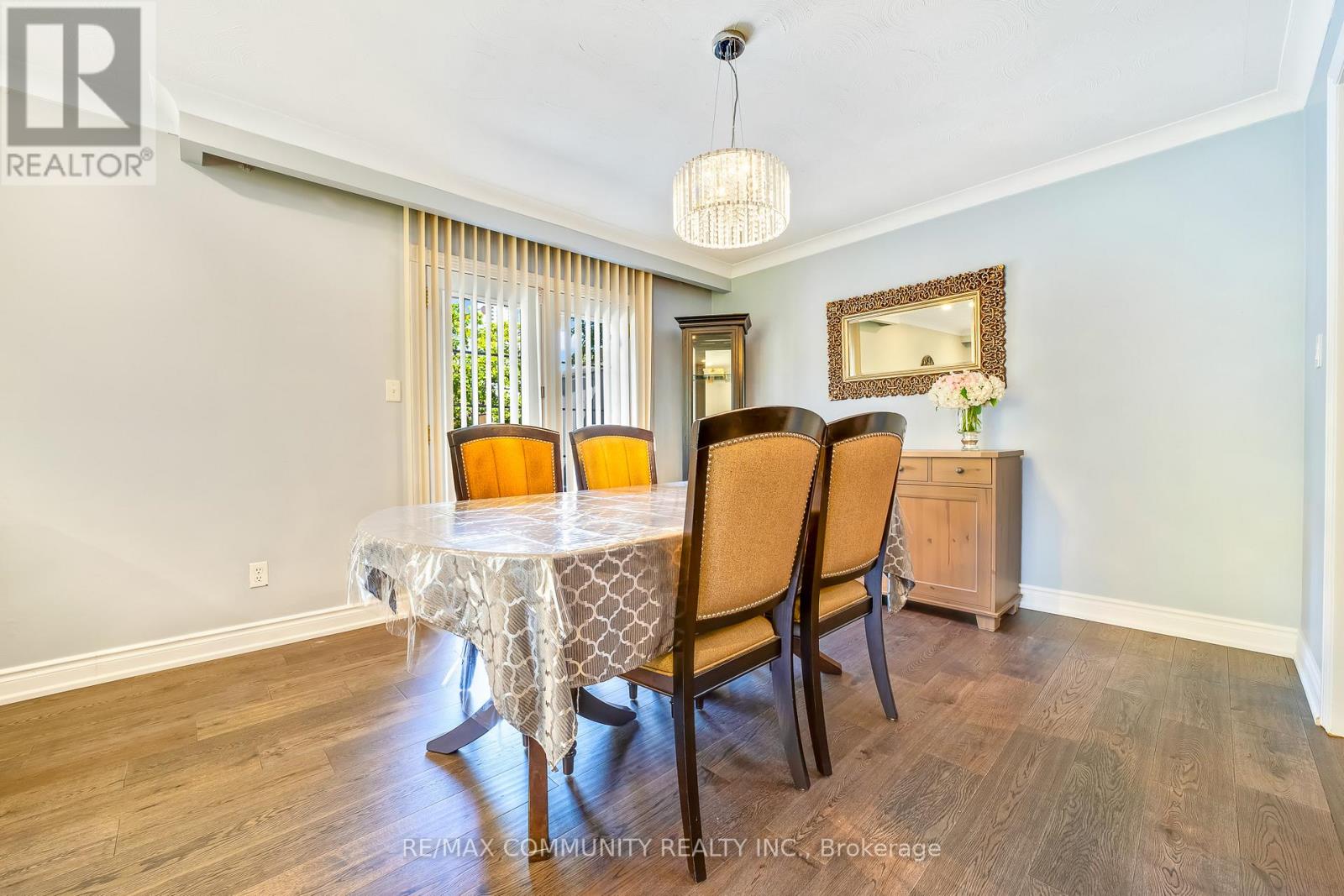 Photo 11 of 103 Packard Boulevard, Toronto ON