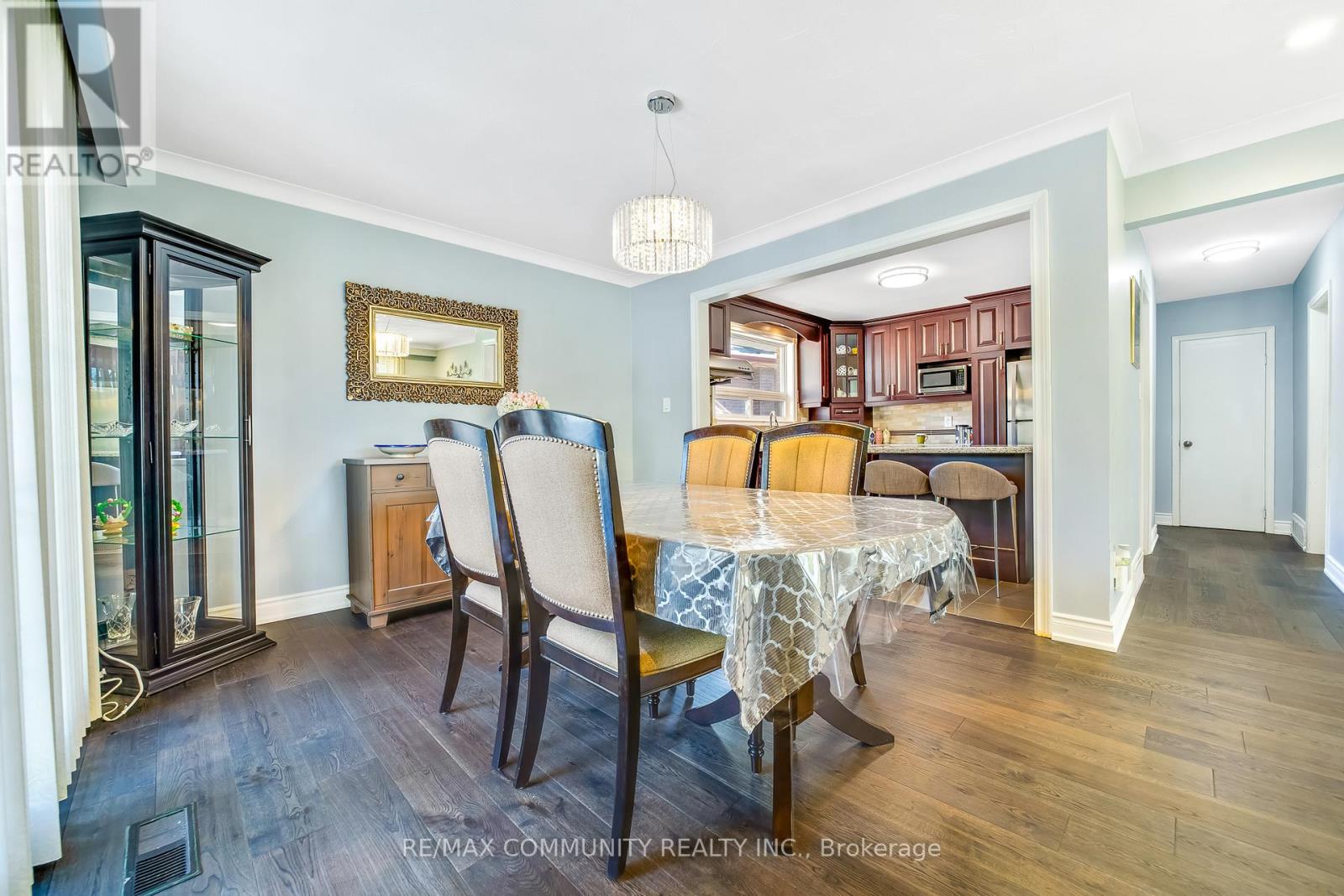 Photo 12 of 103 Packard Boulevard, Toronto ON