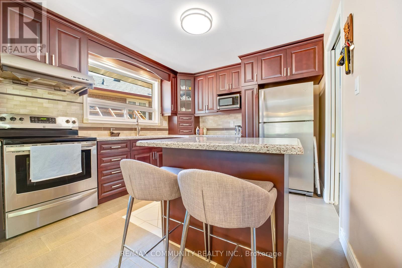 Photo 13 of 103 Packard Boulevard, Toronto ON