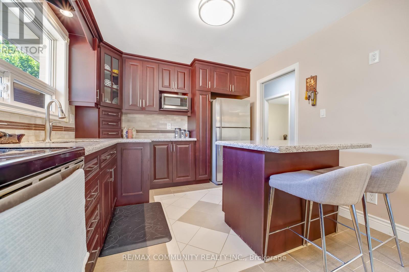 Photo 14 of 103 Packard Boulevard, Toronto ON