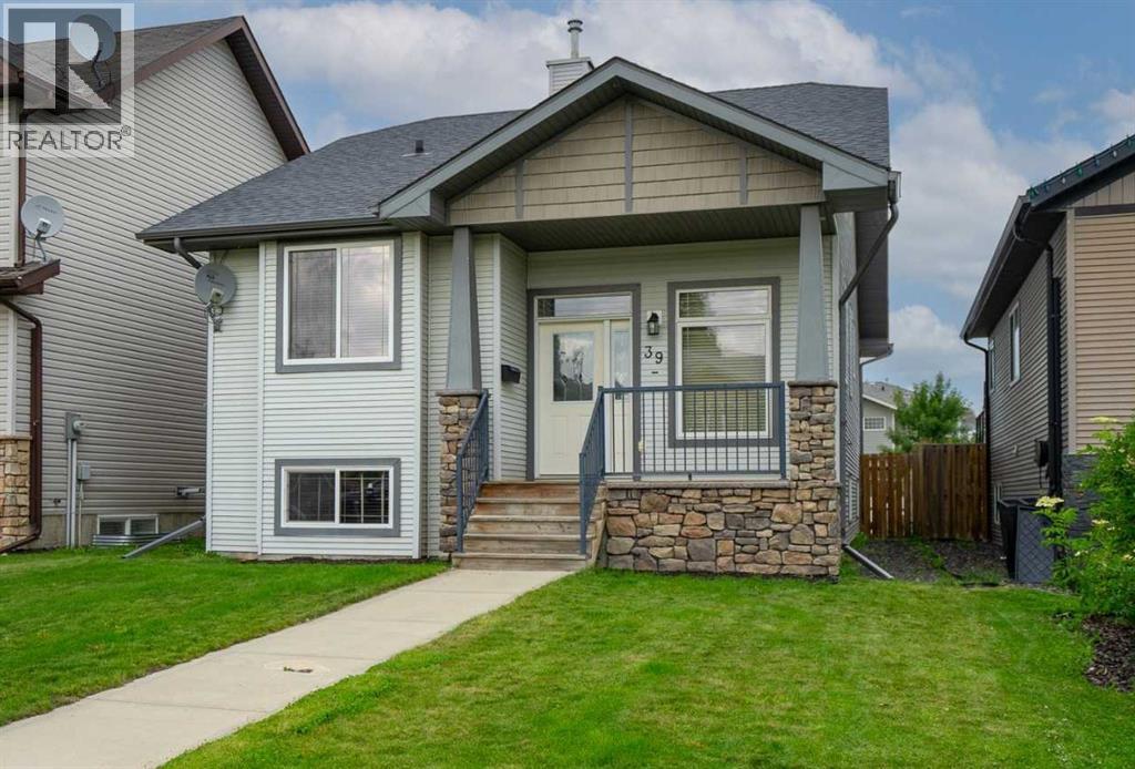 Photo 3 of 39 Reynolds Road, Sylvan Lake AB
