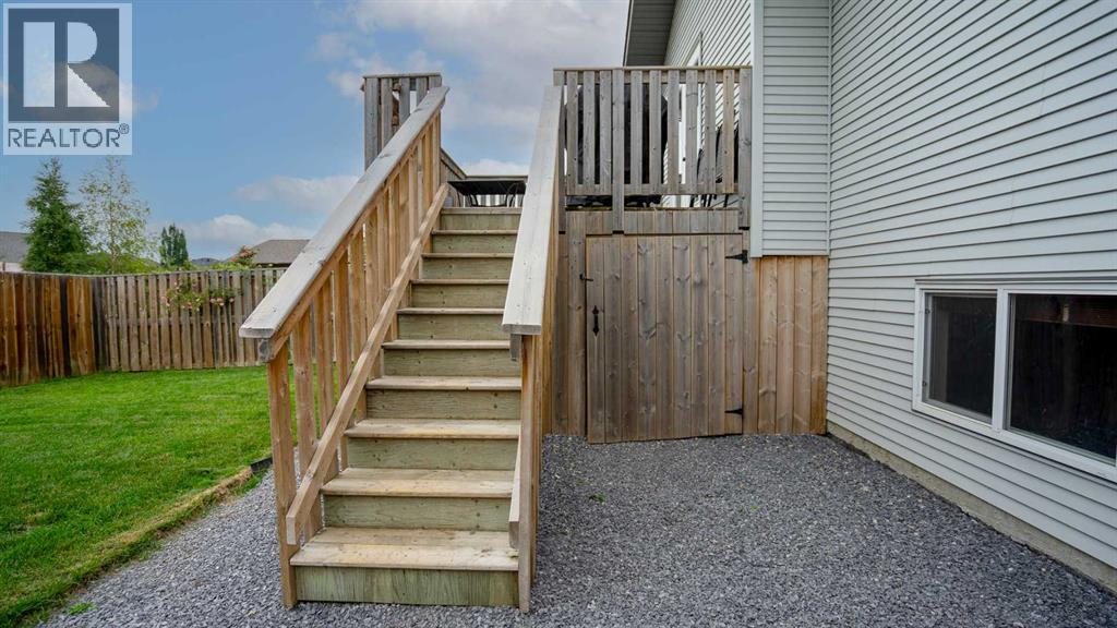 Photo 6 of 39 Reynolds Road, Sylvan Lake AB