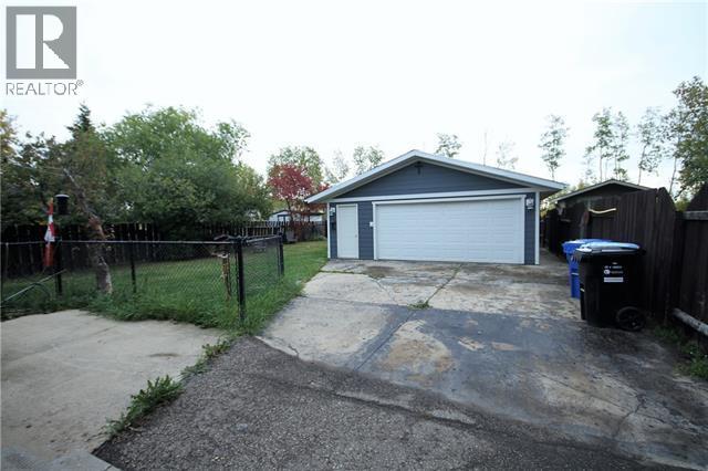 Photo 3 of 182 Clenell Crescent, Fort Mcmurray AB