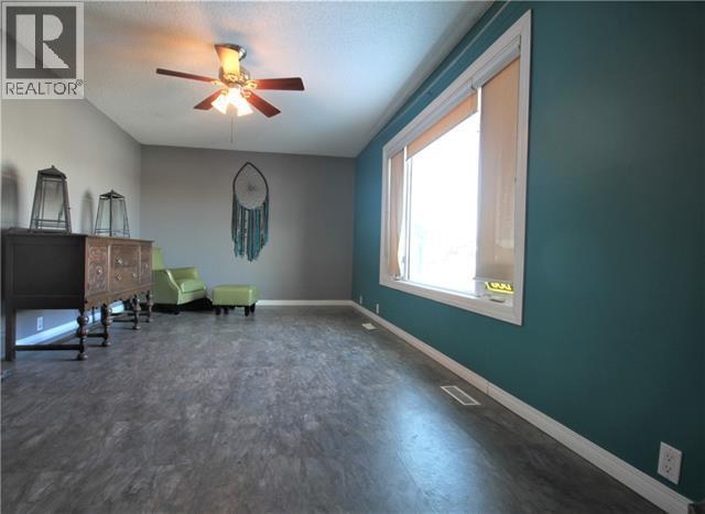 Photo 7 of 182 Clenell Crescent, Fort Mcmurray AB