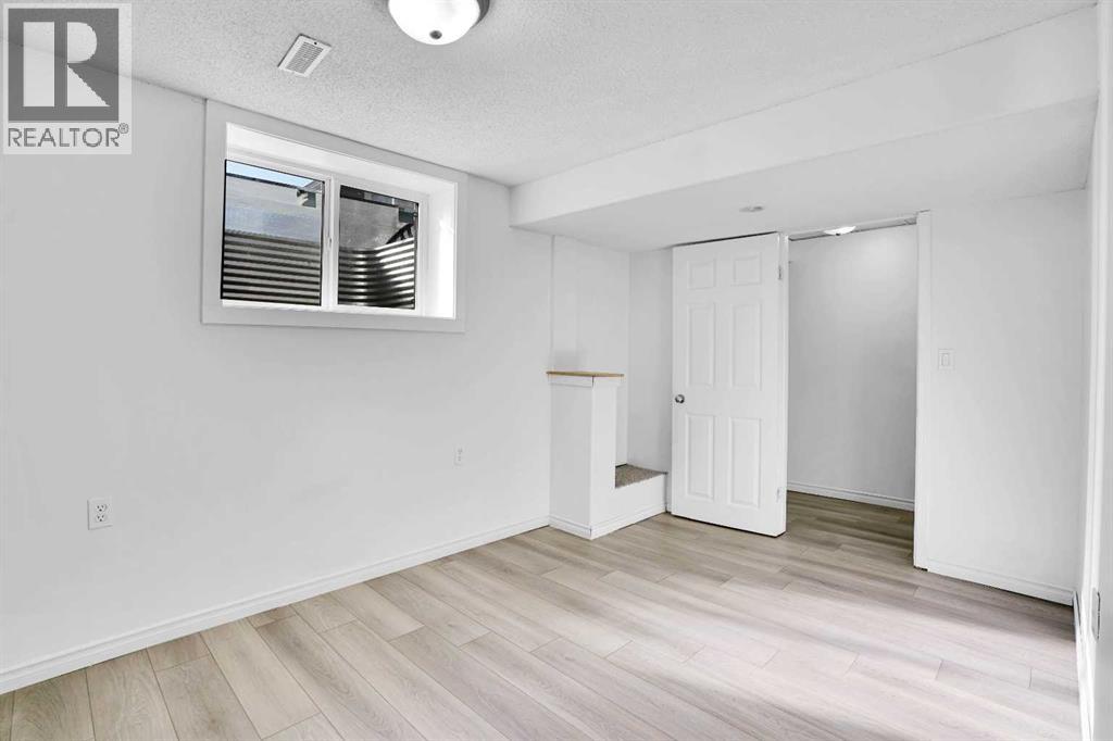 Photo 16 of 515 Malvern Drive Ne, Calgary AB