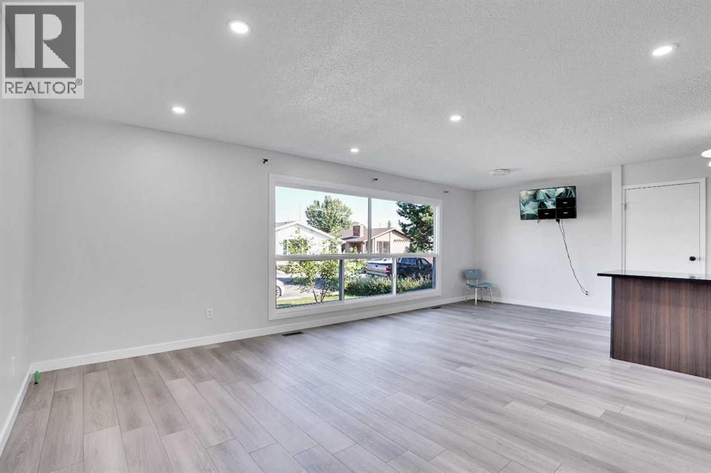 Photo 2 of 515 Malvern Drive Ne, Calgary AB