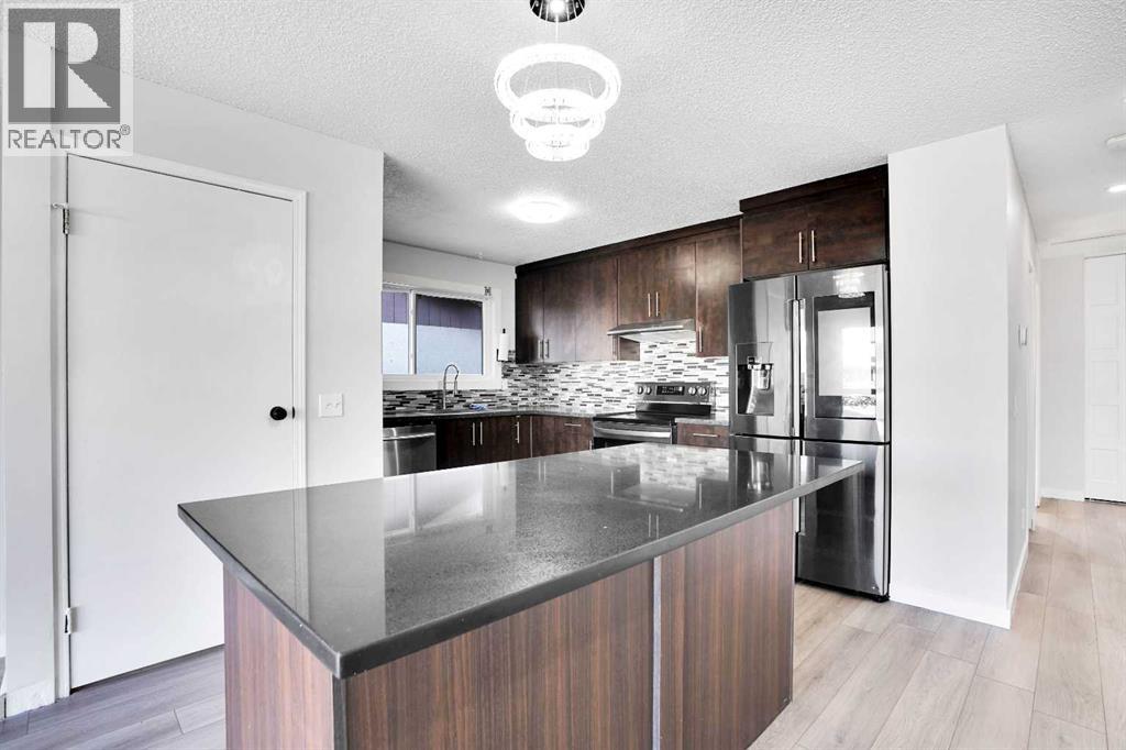 Photo 3 of 515 Malvern Drive Ne, Calgary AB