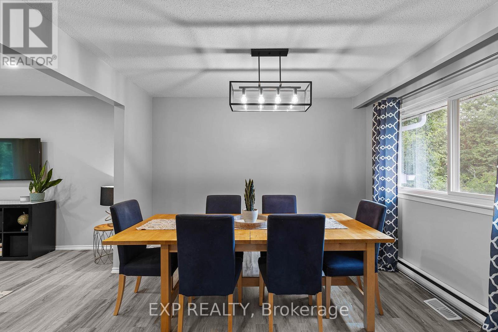 Photo 10 of 9670 Morning Glory Road, Georgina ON