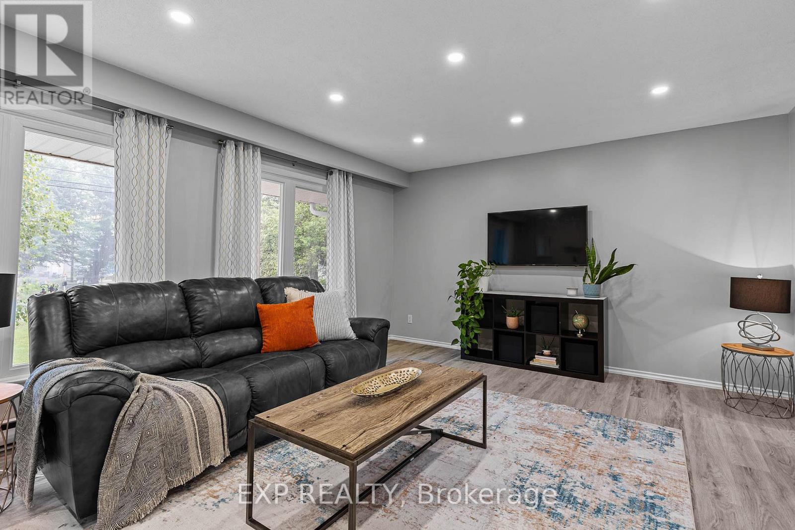 Photo 14 of 9670 Morning Glory Road, Georgina ON