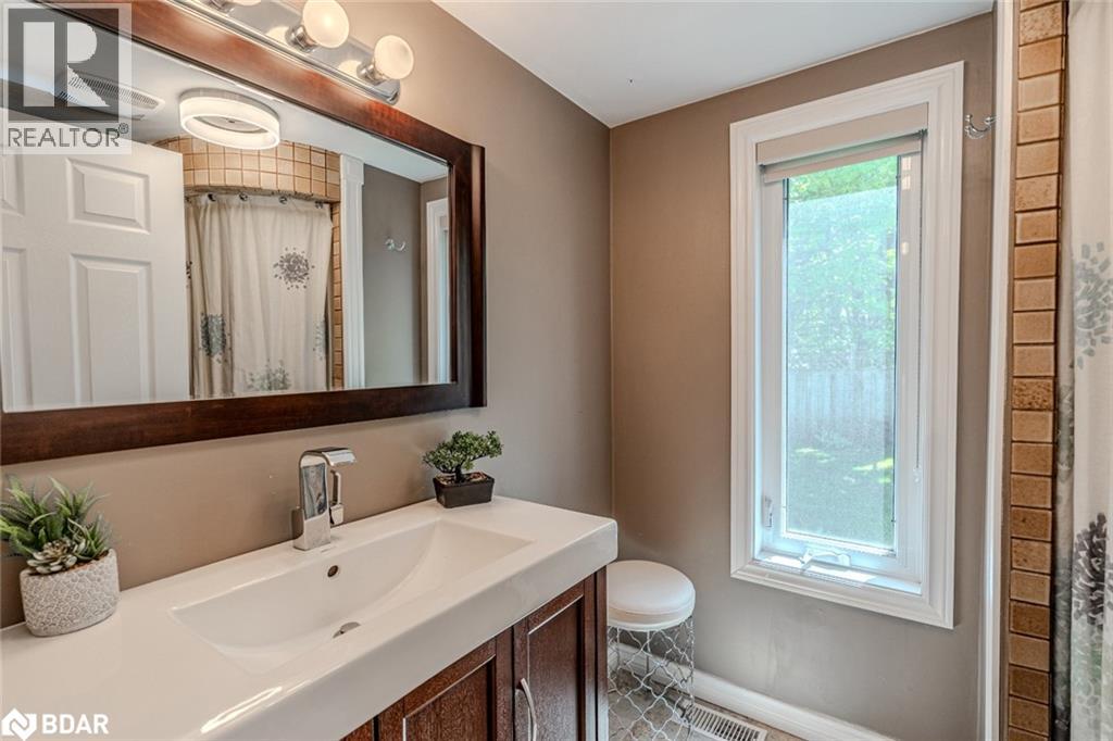 Photo 9 of 1105 St Vincent Street, Midhurst ON