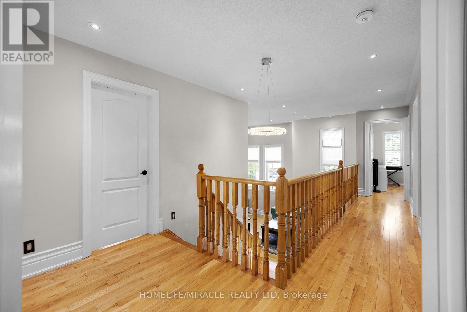 Photo 35 of 49 Sedgewick Circle, Brampton ON
