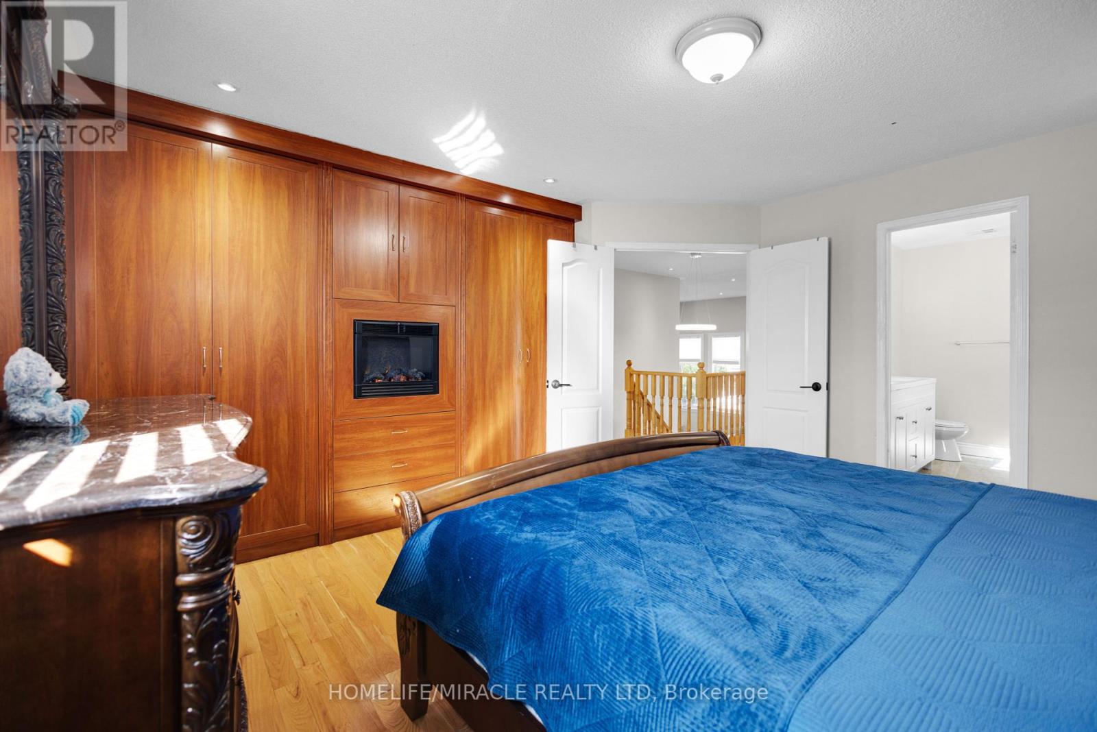 Photo 32 of 49 Sedgewick Circle, Brampton ON