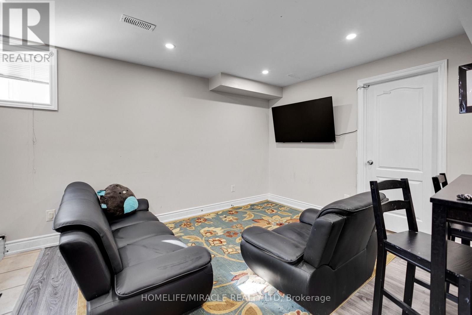 Photo 43 of 49 Sedgewick Circle, Brampton ON
