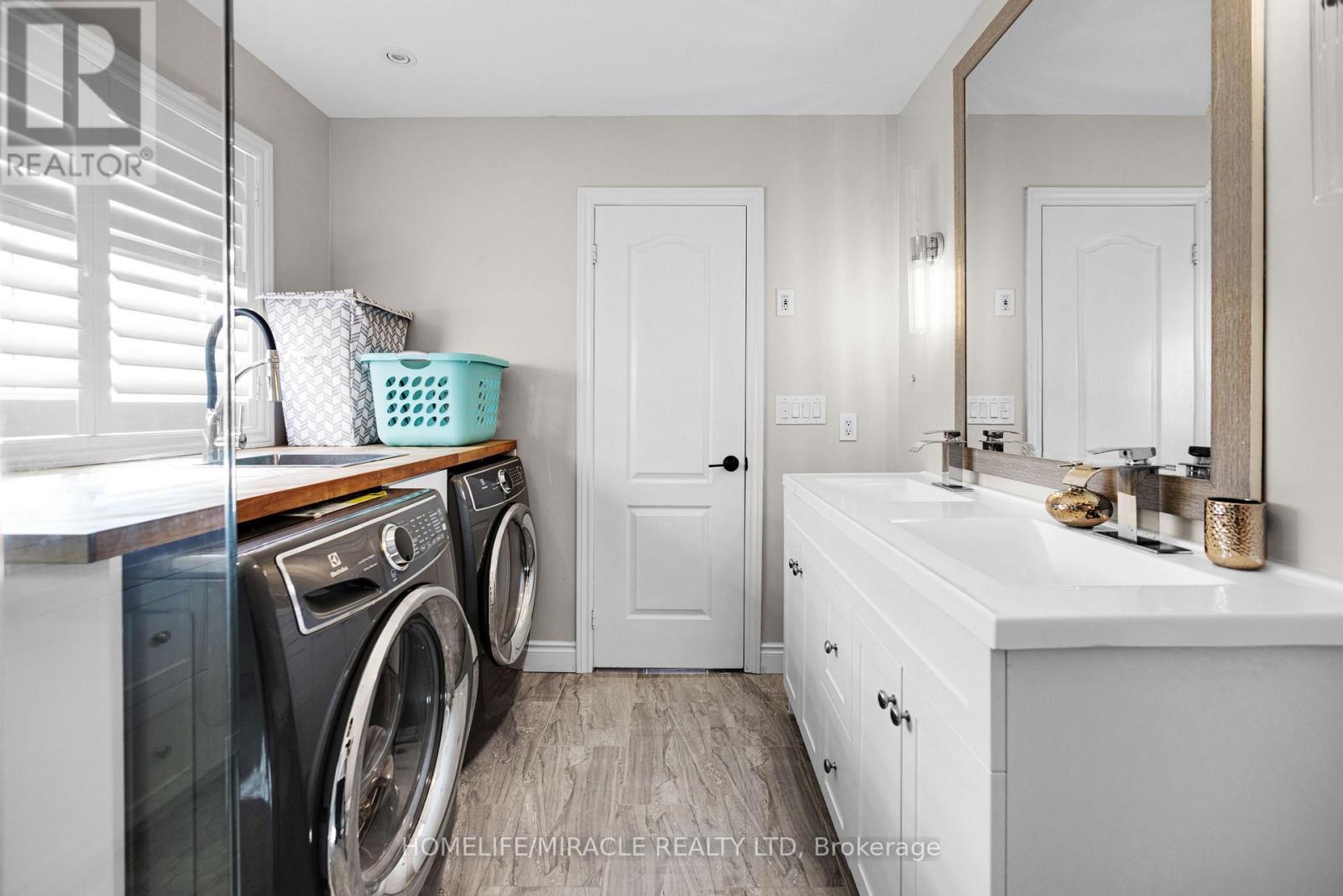 Photo 34 of 49 Sedgewick Circle, Brampton ON