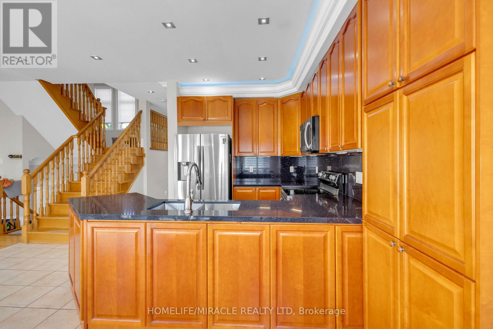 Photo 14 of 49 Sedgewick Circle, Brampton ON