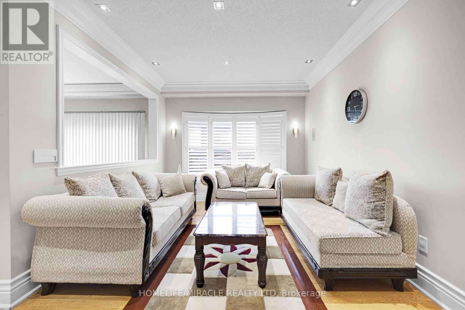 Photo 19 of 49 Sedgewick Circle, Brampton ON