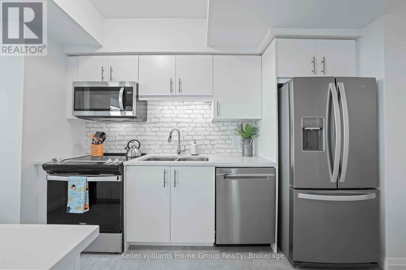 Photo 12 of 714 93 Arthur Street, Guelph ON