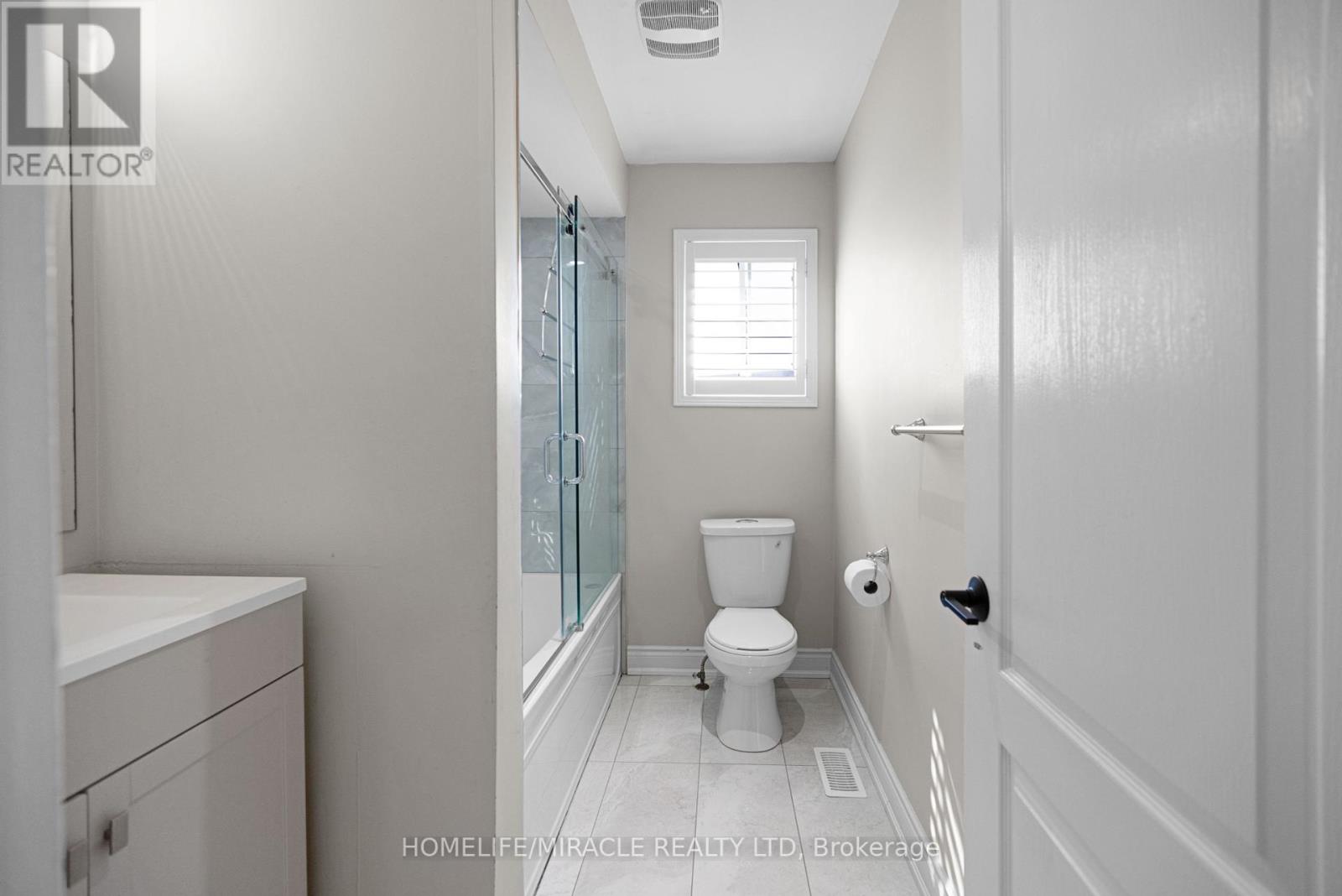 Photo 37 of 49 Sedgewick Circle, Brampton ON