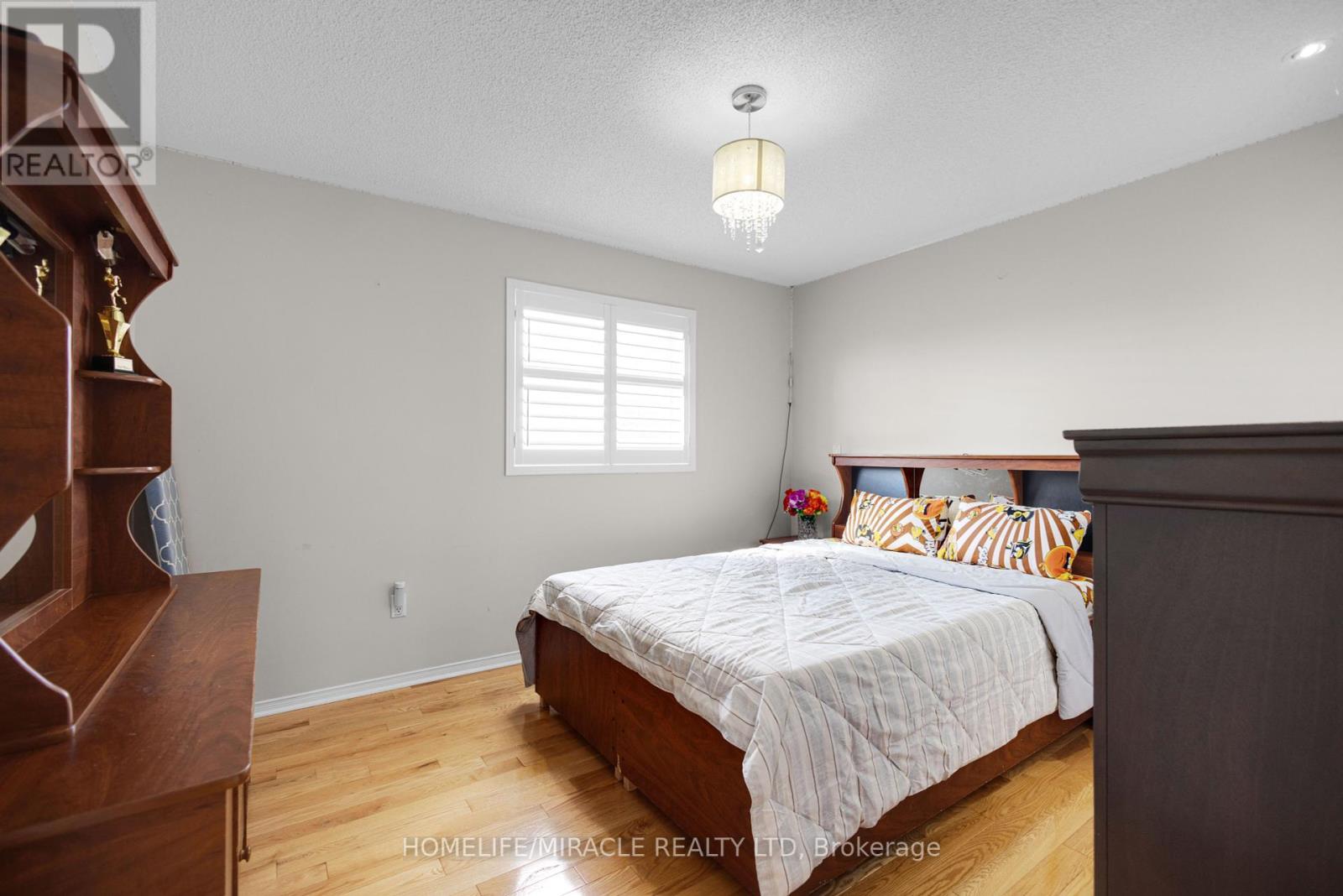 Photo 27 of 49 Sedgewick Circle, Brampton ON